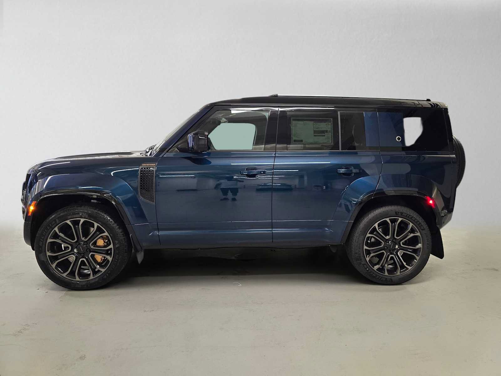New 2026 Land Rover Defender 110 OCTA AWD/4WD image 2