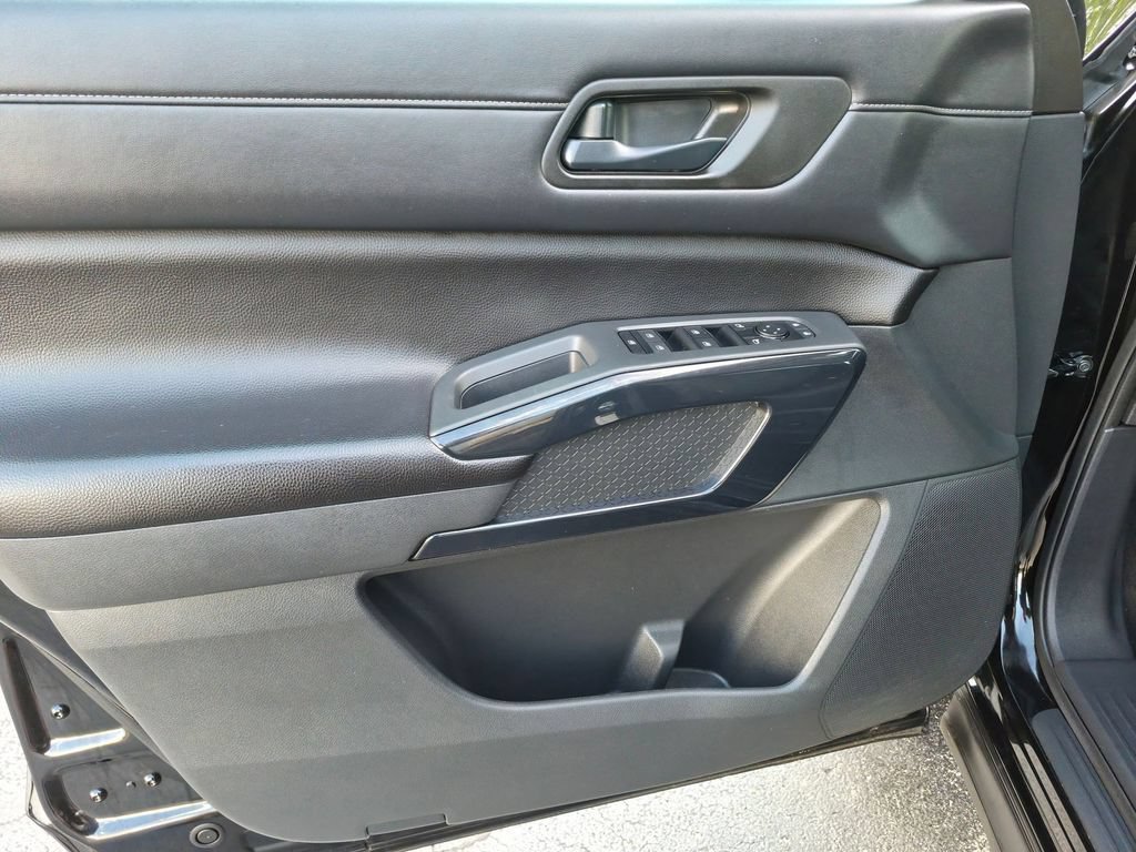 Used 2024 Nissan Pathfinder SV AWD/4WD image 12