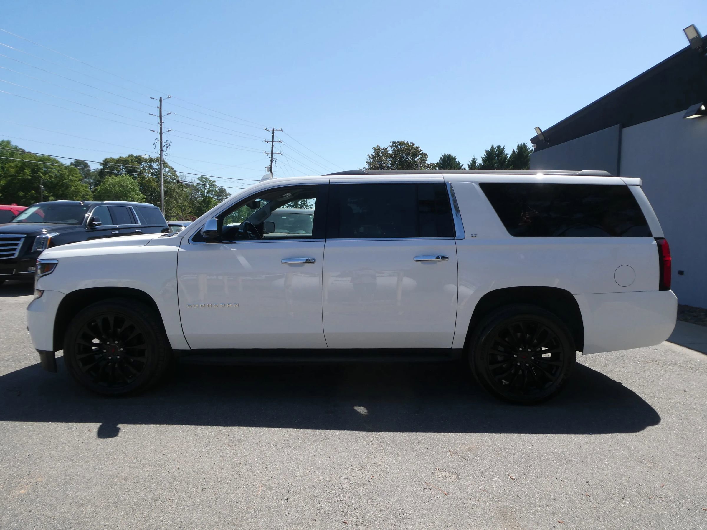 Used 2020 Chevrolet Suburban LT AWD/4WD image 9