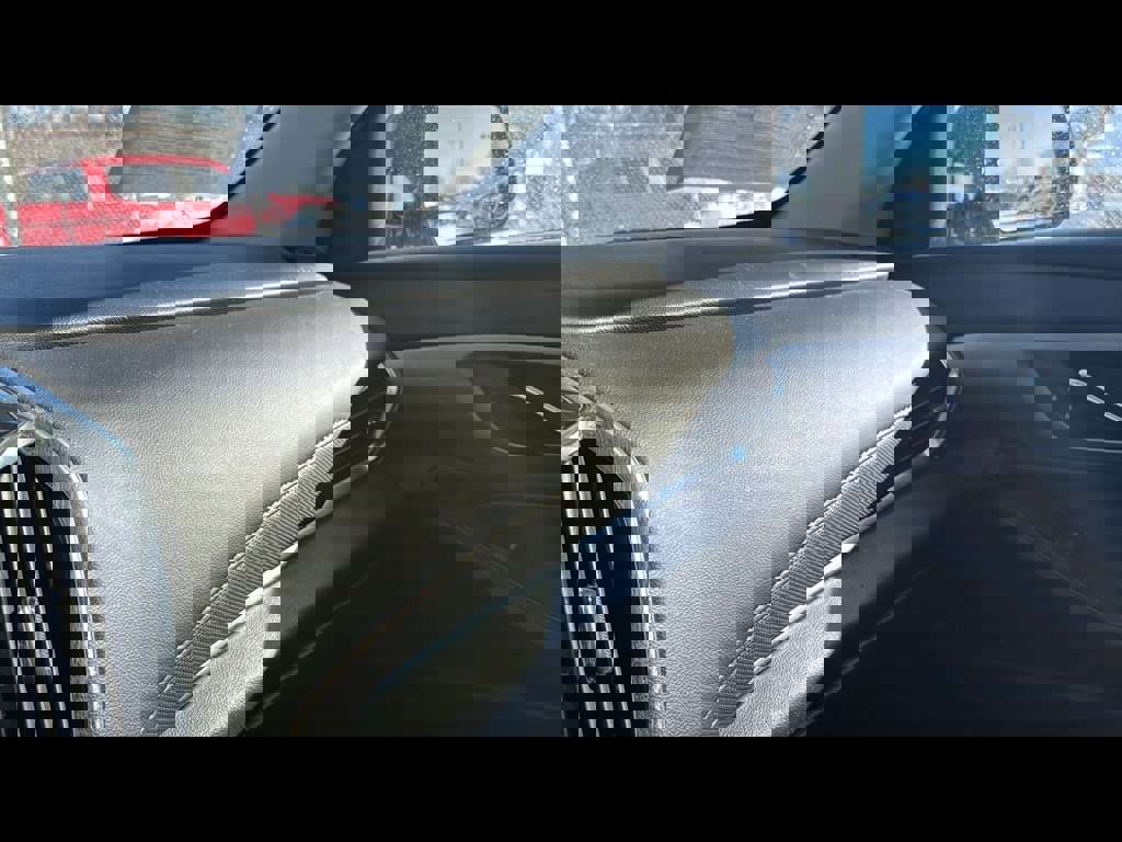 Used 2021 Chevrolet Traverse Premier w/ Redline Edition AWD/4WD image 16