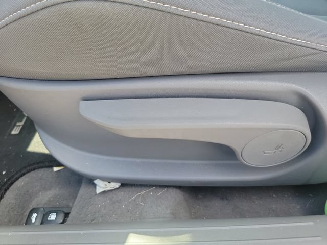 Used 2025 Hyundai Elantra Sport FWD image 19