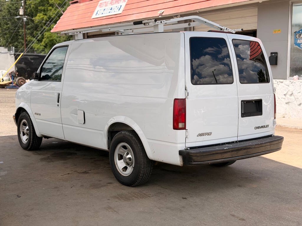 Used 2002 Chevrolet Astro RWD image 4