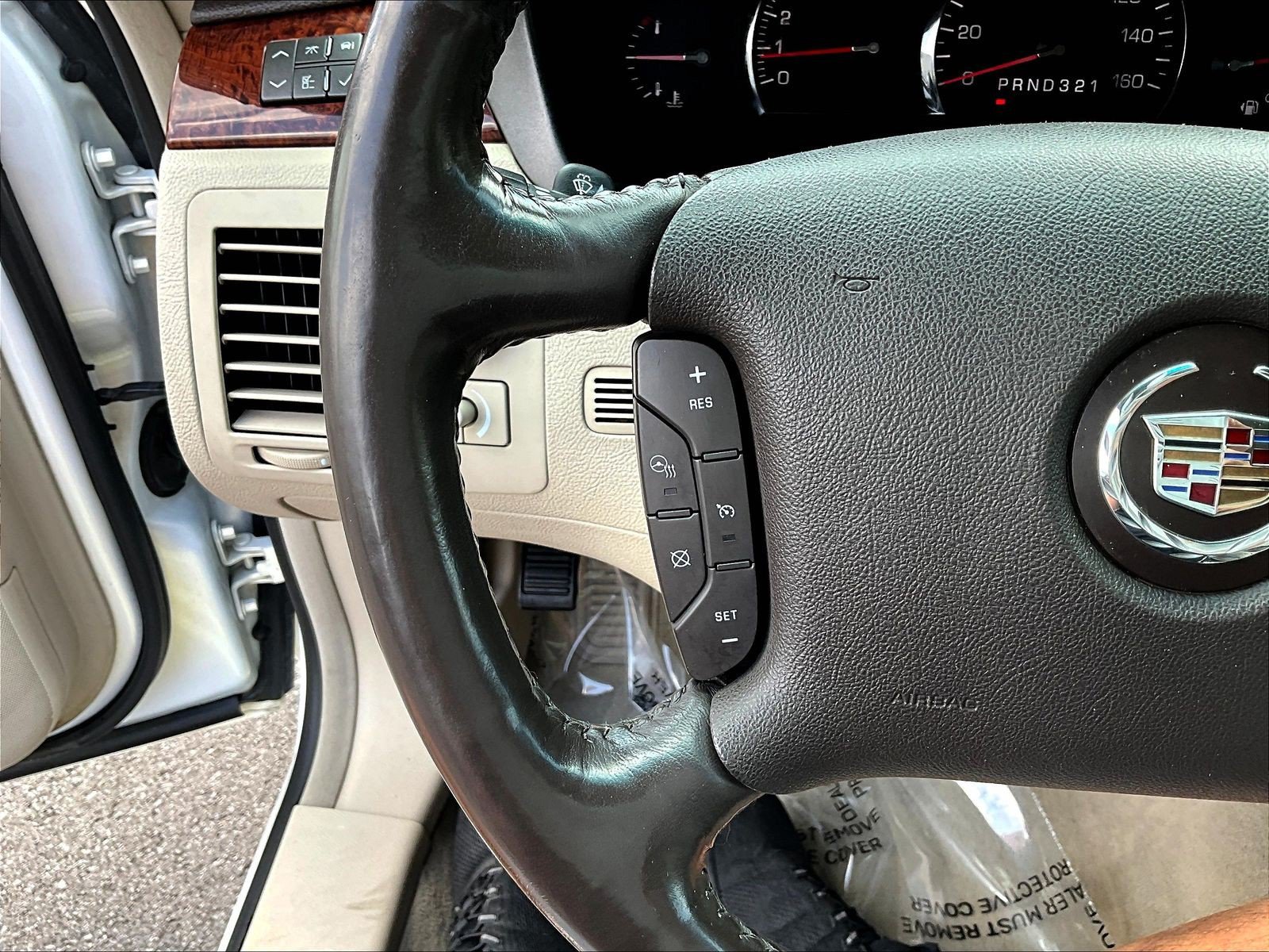 Used 2007 Cadillac DTS Luxury I w/ Trunk Convenience Package FWD image 11