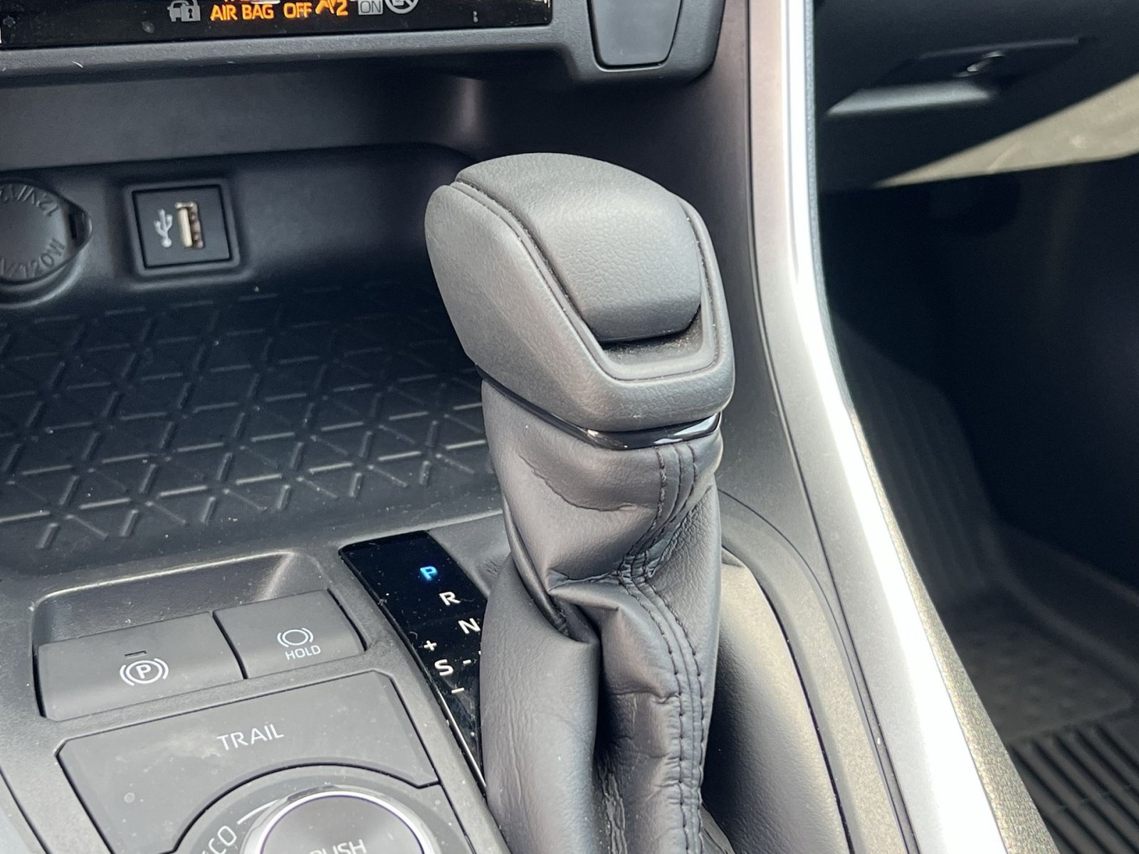 Used 2025 Toyota RAV4 XLE AWD/4WD image 21
