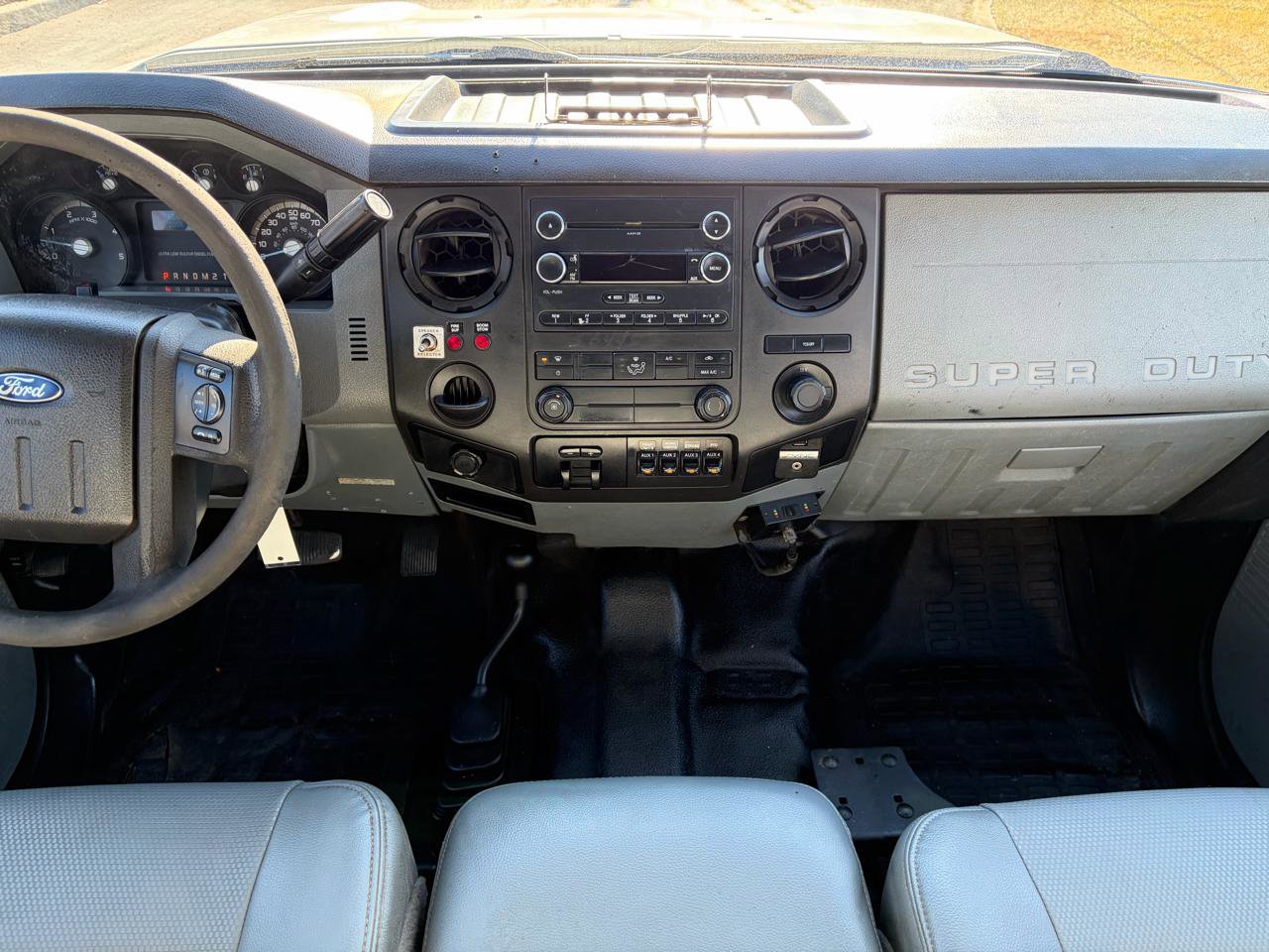 Used 2015 Ford F550 4WD Crew Cab 176 WB 60 CA XL image 39