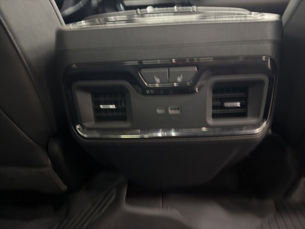 Used 2024 GMC Sierra 3500 AT4 w/ AT4 Premium Plus Package AWD/4WD image 11