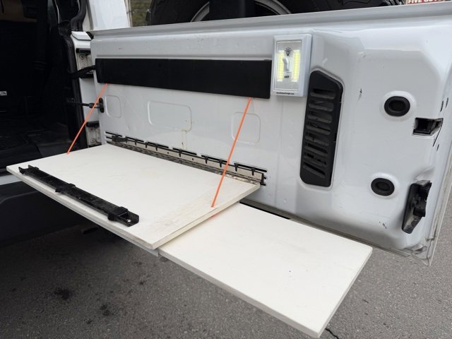 Used 2018 Jeep Wrangler Unlimited Rubicon w/ Connectivity Group image 38