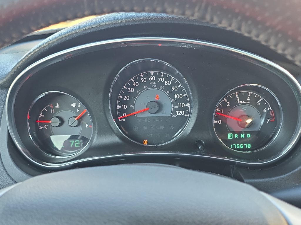 Used 2012 Chrysler 200 S FWD image 20