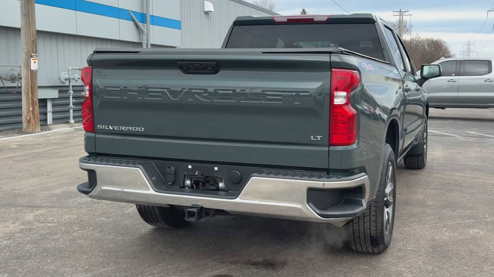 Used 2025 Chevrolet Silverado 1500 LT image 3