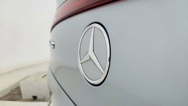Used 2023 Mercedes-Benz EQE 500 4MATIC Sedan w/ Digital Light Package image 15
