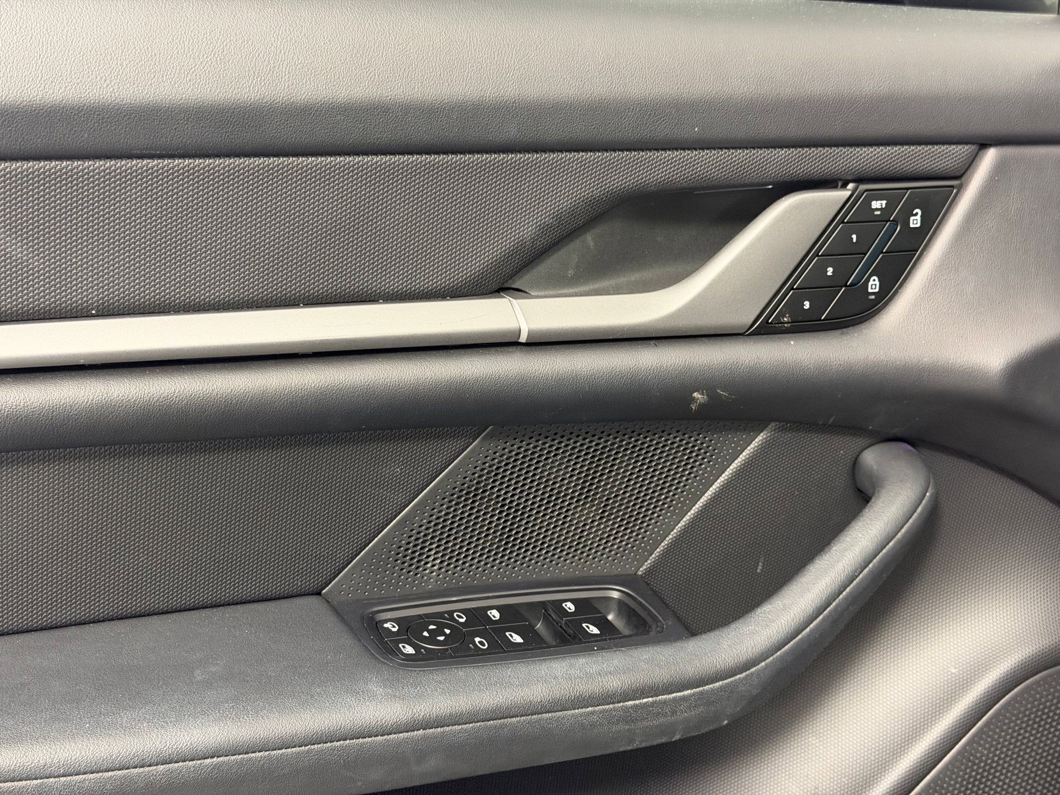 Certified 2022 Porsche Taycan 4S image 15