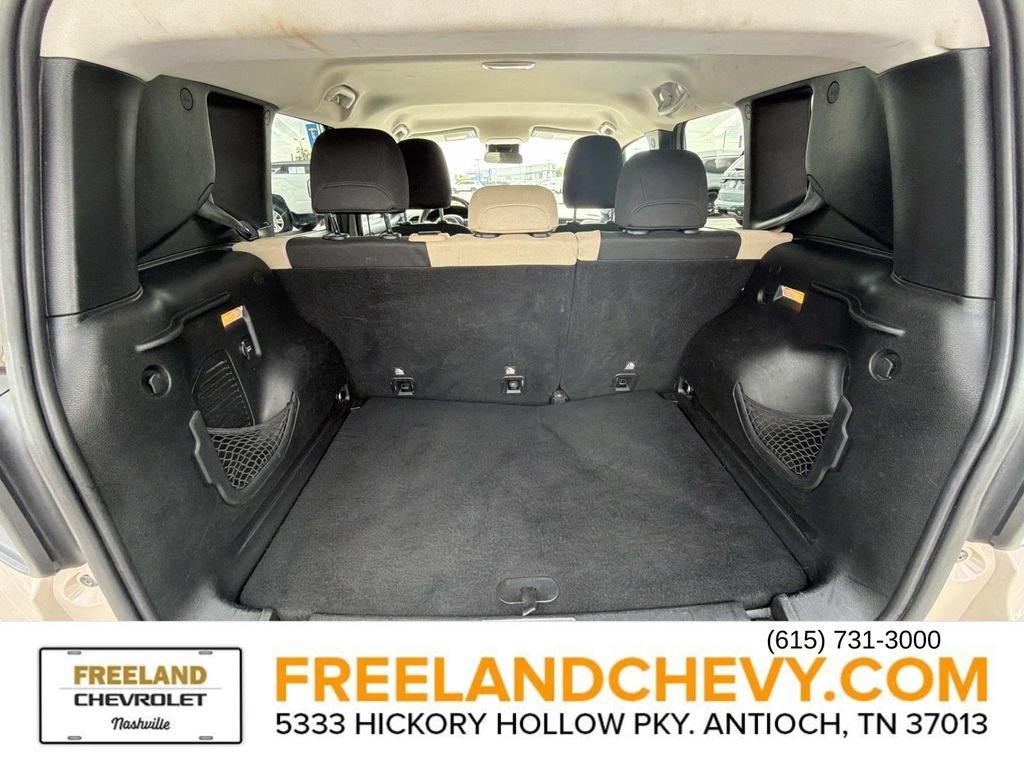 Used 2016 Jeep Renegade Latitude FWD image 14