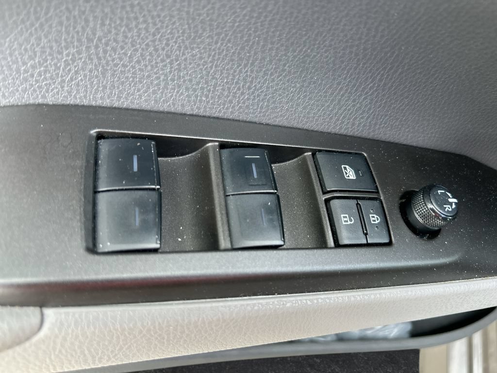 Used 2023 Toyota Camry LE FWD image 13
