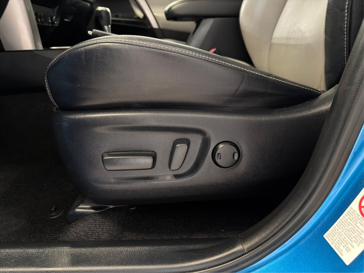 Used 2016 Toyota RAV4 Limited AWD/4WD image 23