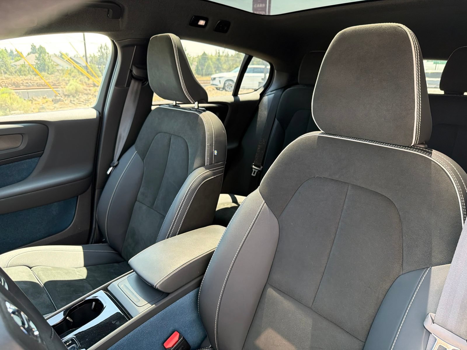 Used 2023 Volvo C40 P8 Recharge Ultimate AWD/4WD image 19