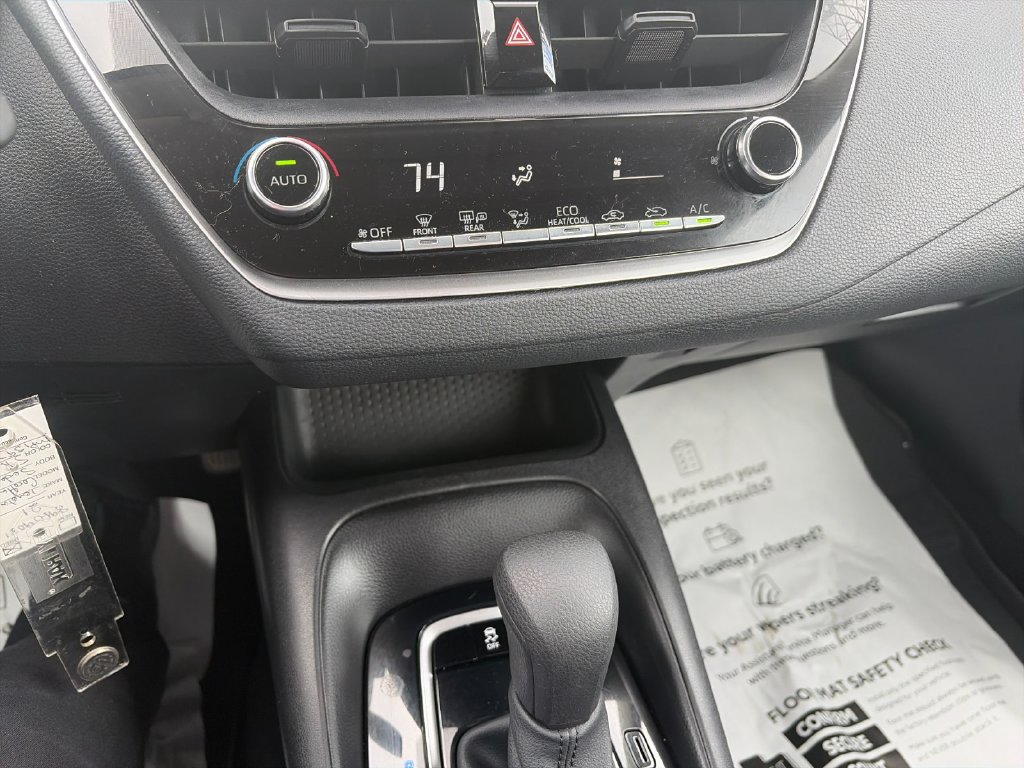 Used 2021 Toyota Corolla LE FWD image 23