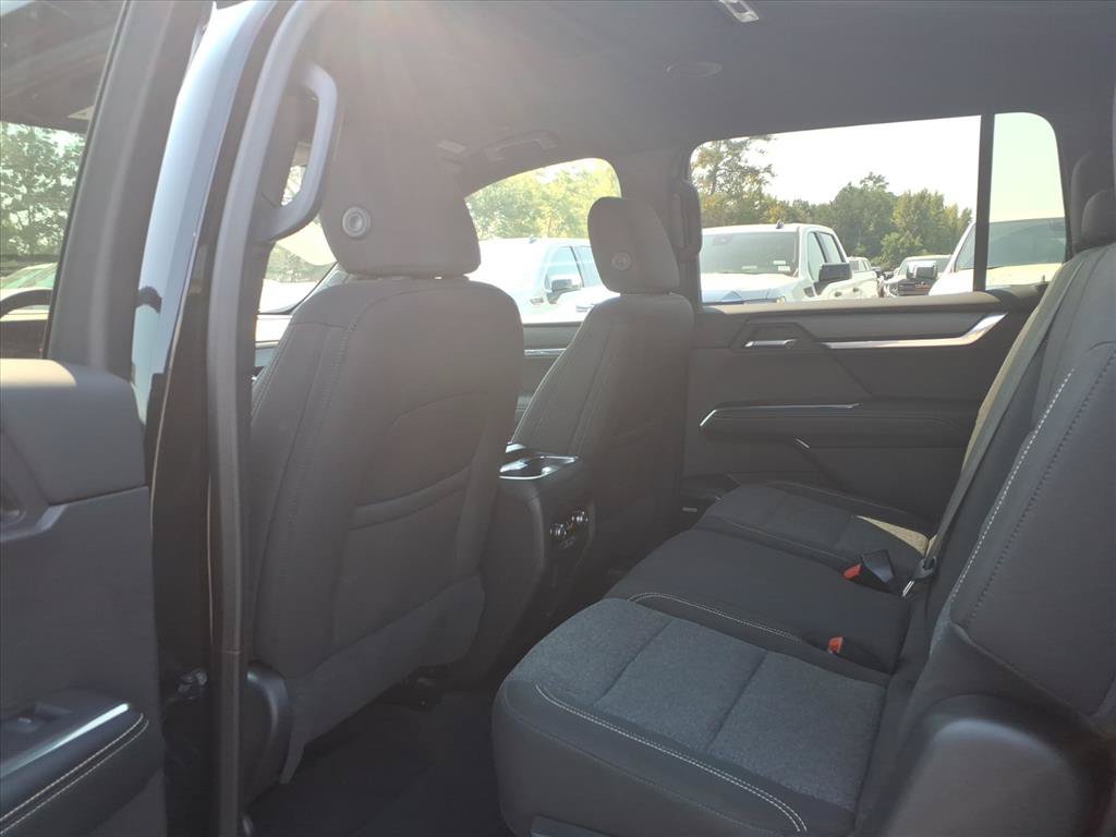 Used 2025 GMC Acadia Elevation FWD image 23