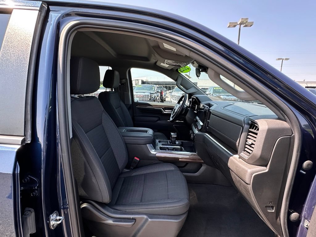 Used 2022 Chevrolet Silverado 1500 RST w/ Z71 Off-Road Package AWD/4WD image 12