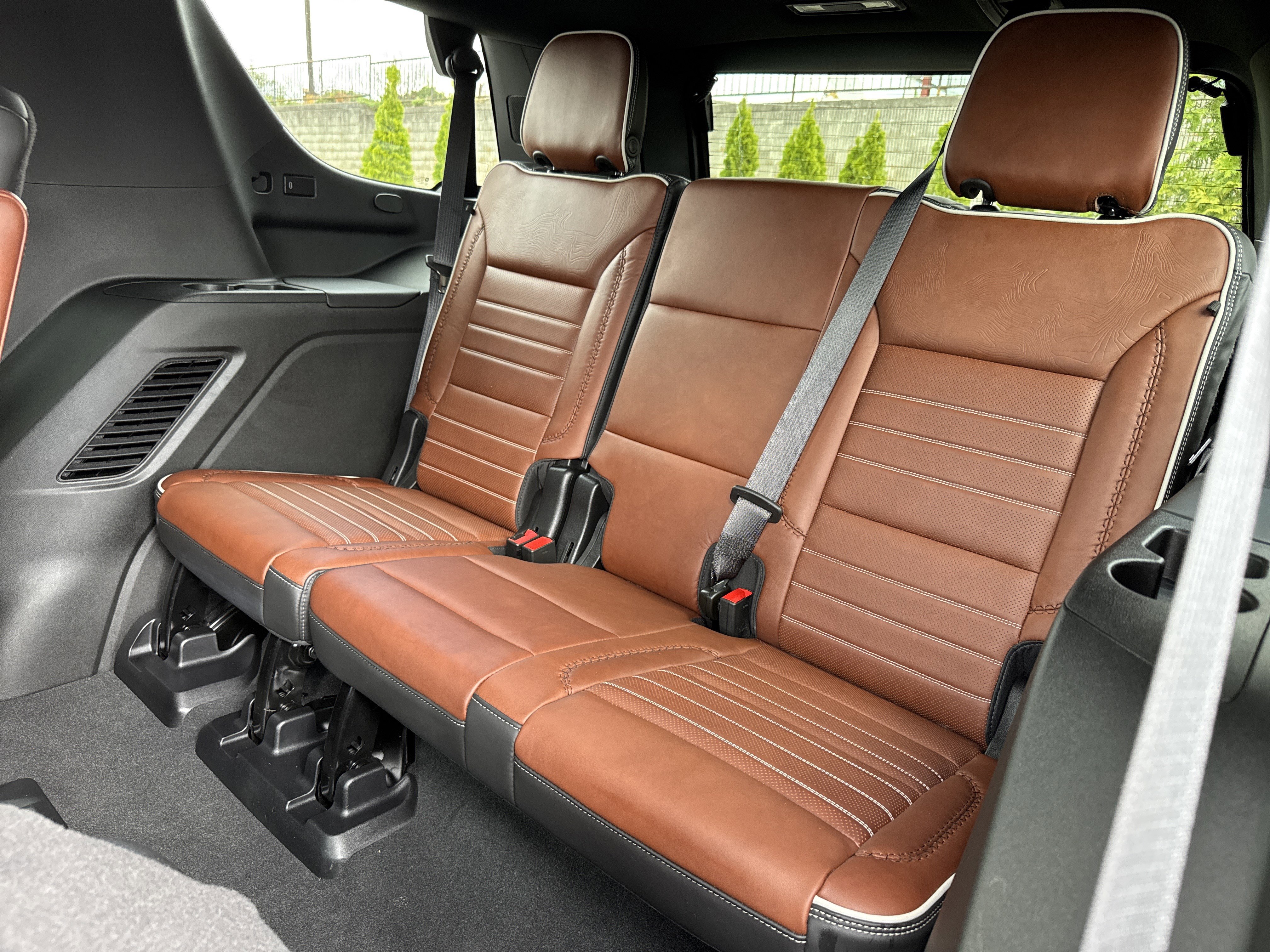 Used 2024 GMC Yukon Denali Ultimate image 35