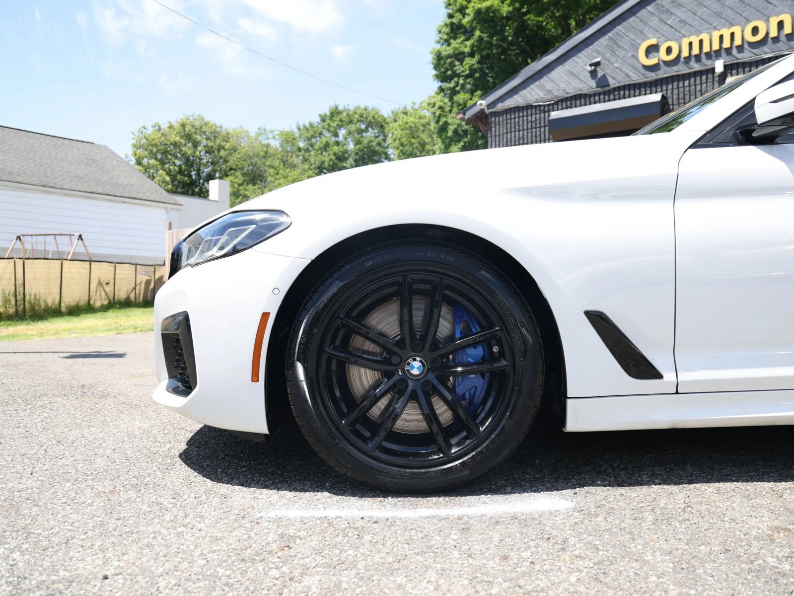 Used 2022 BMW M550i xDrive AWD/4WD image 11