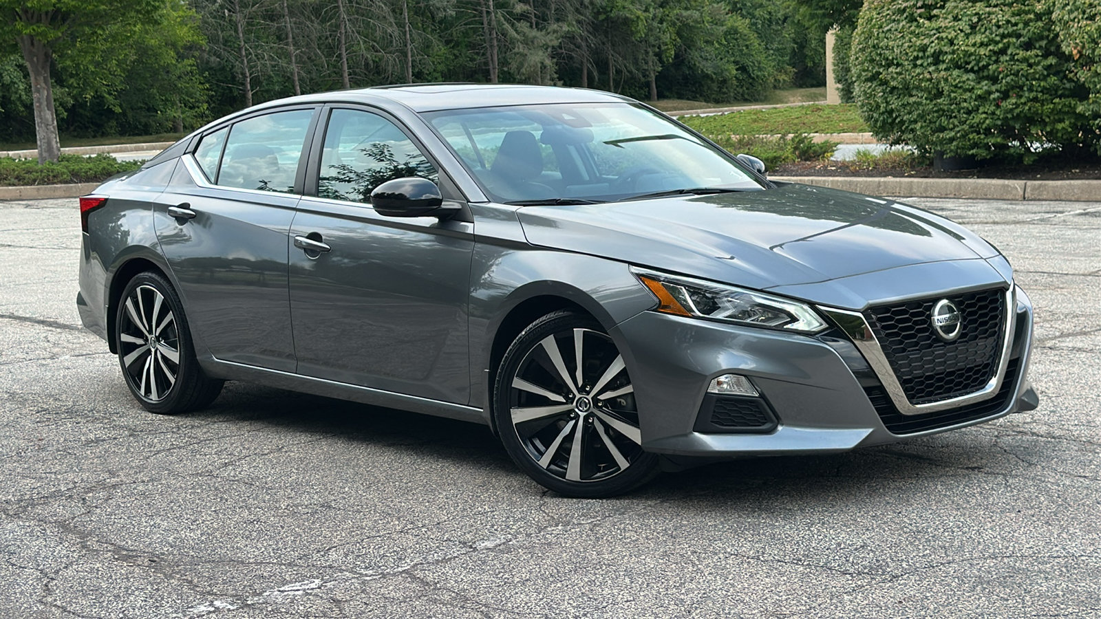 Certified 2021 Nissan Altima 2.5 SR w/ SR Premium Package FWD image 1