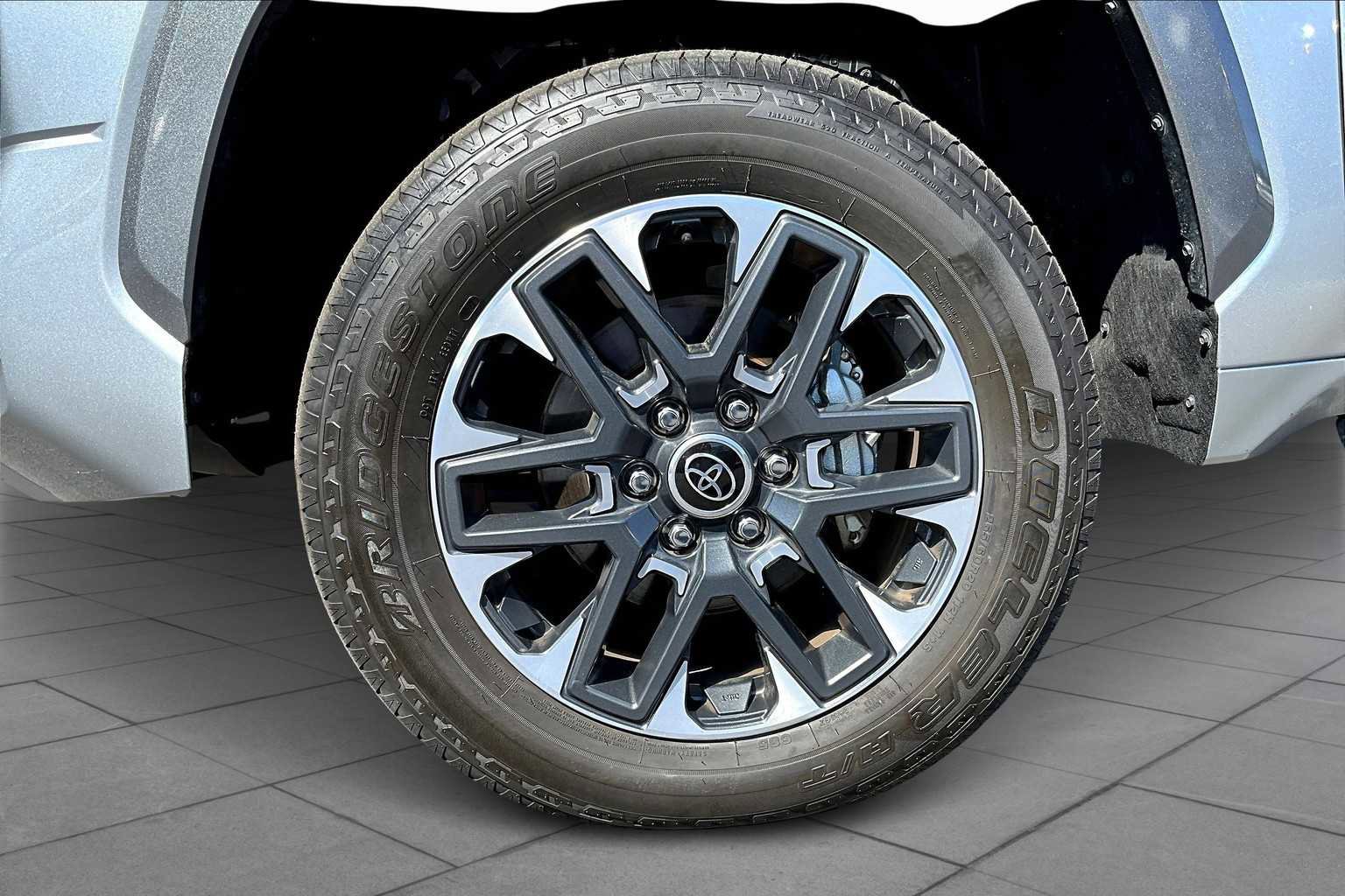 Used 2024 Toyota Tundra Limited image 9