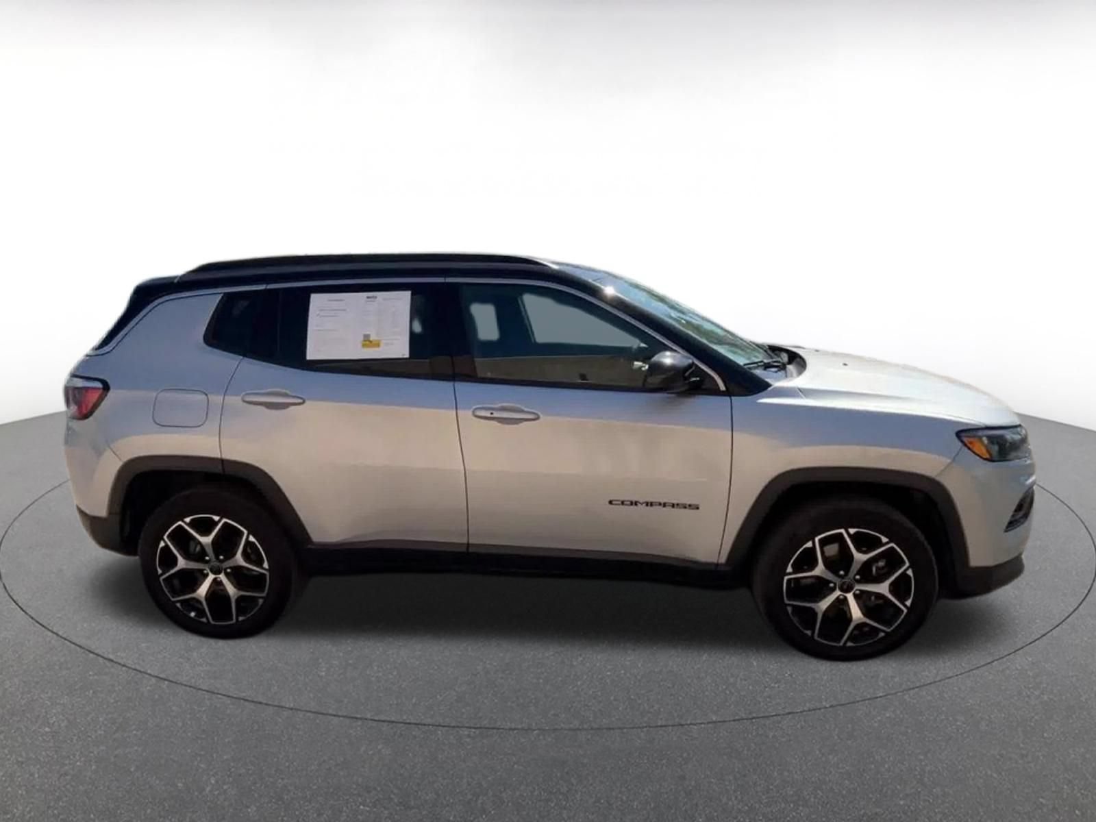 Used 2025 Jeep Compass Limited AWD/4WD image 16