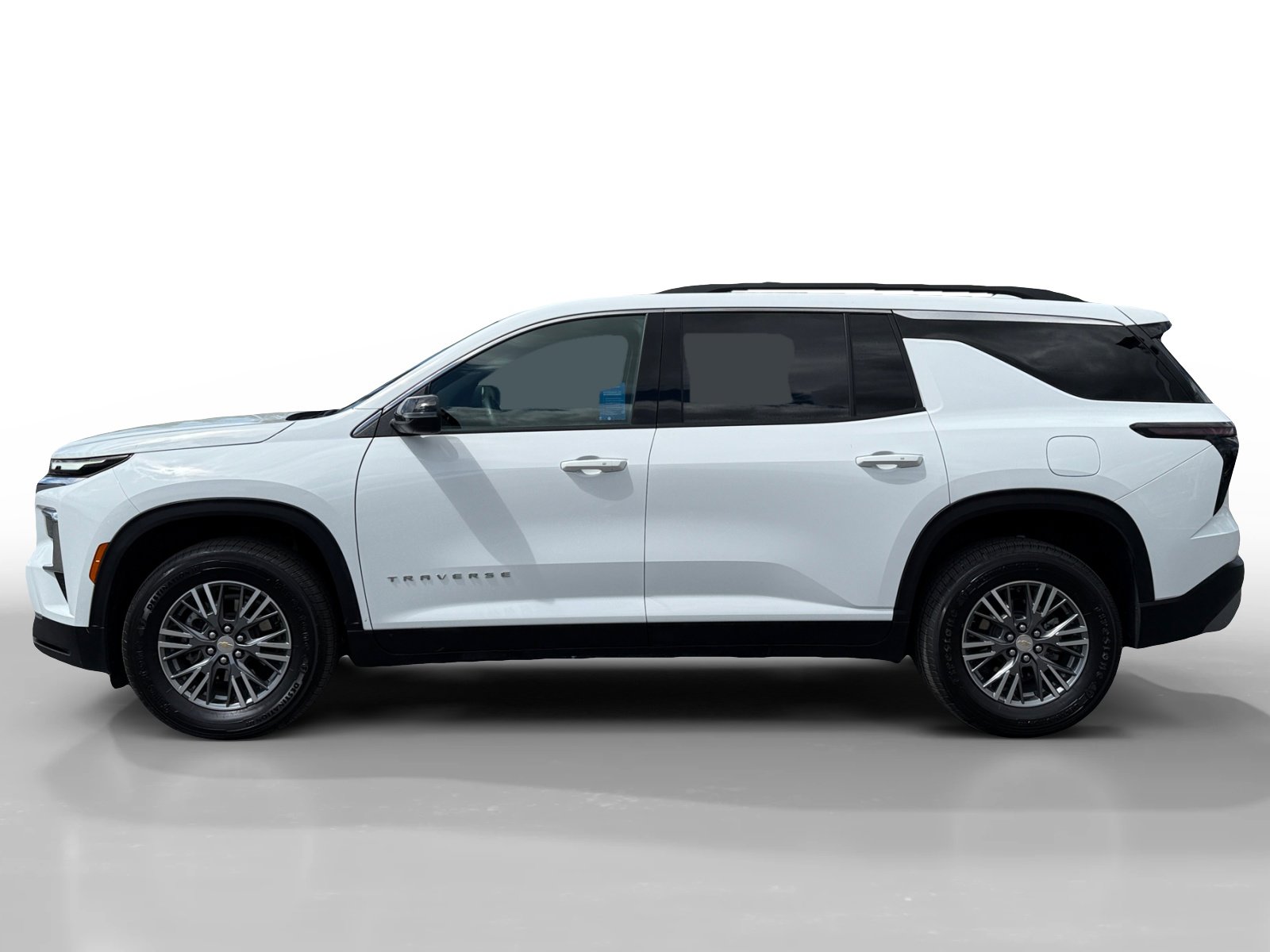 Used 2025 Chevrolet Traverse LT AWD/4WD image 2