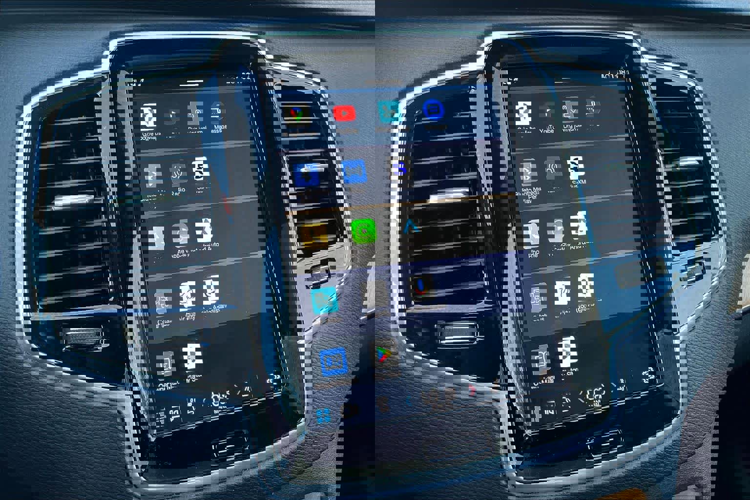 Used 2023 Volvo XC90 T8 Plus w/ Protection Package image 39