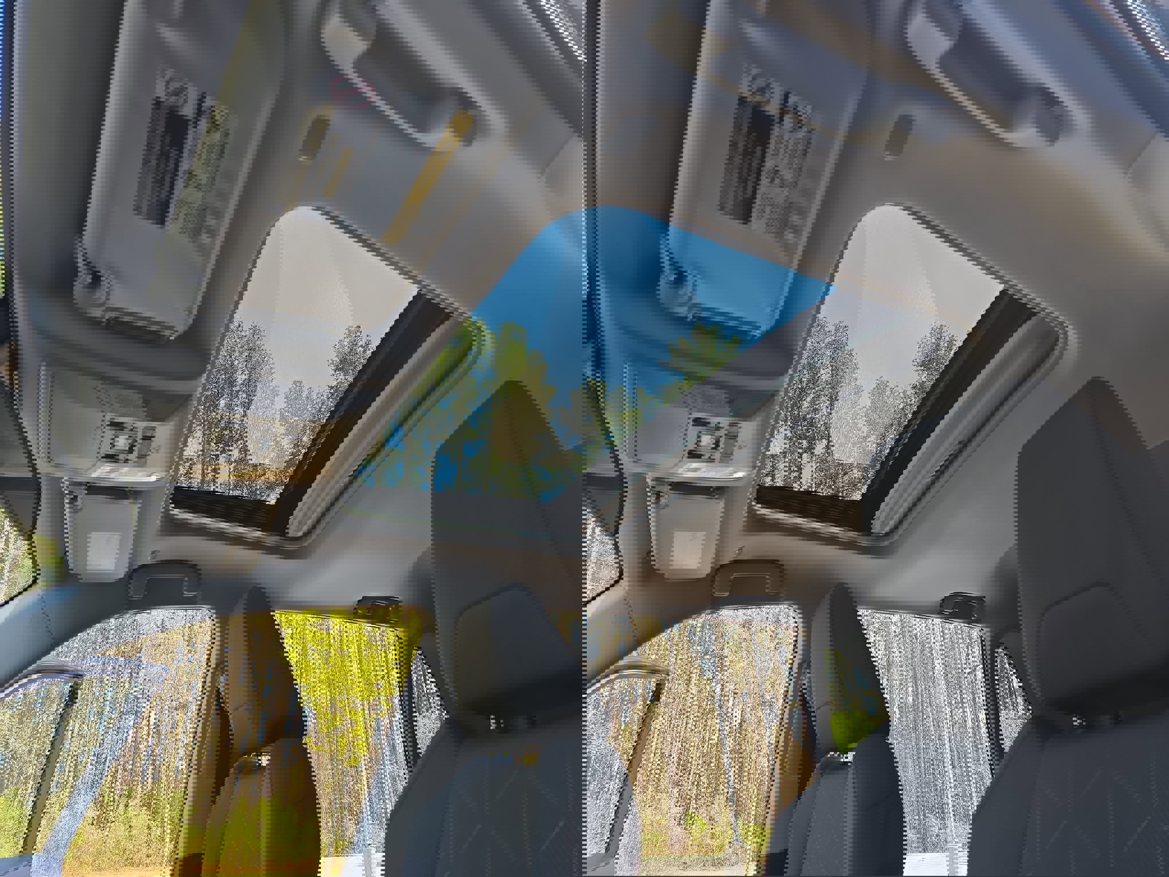 Used 2025 Toyota RAV4 XLE w/ Convenience Package image 31