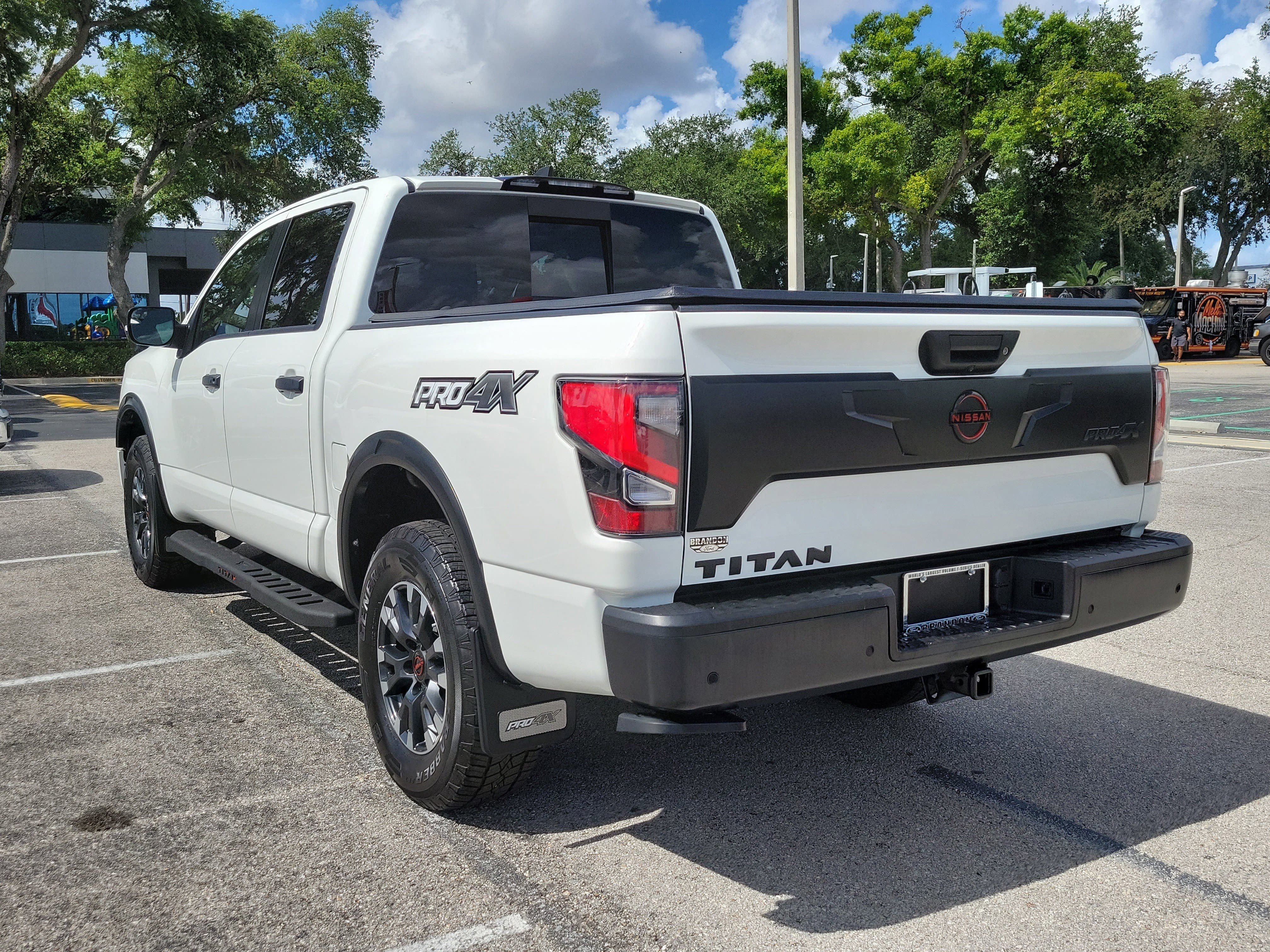 Used 2024 Nissan Titan PRO-4X w/ Pro-4x Convenience Package AWD/4WD image 7