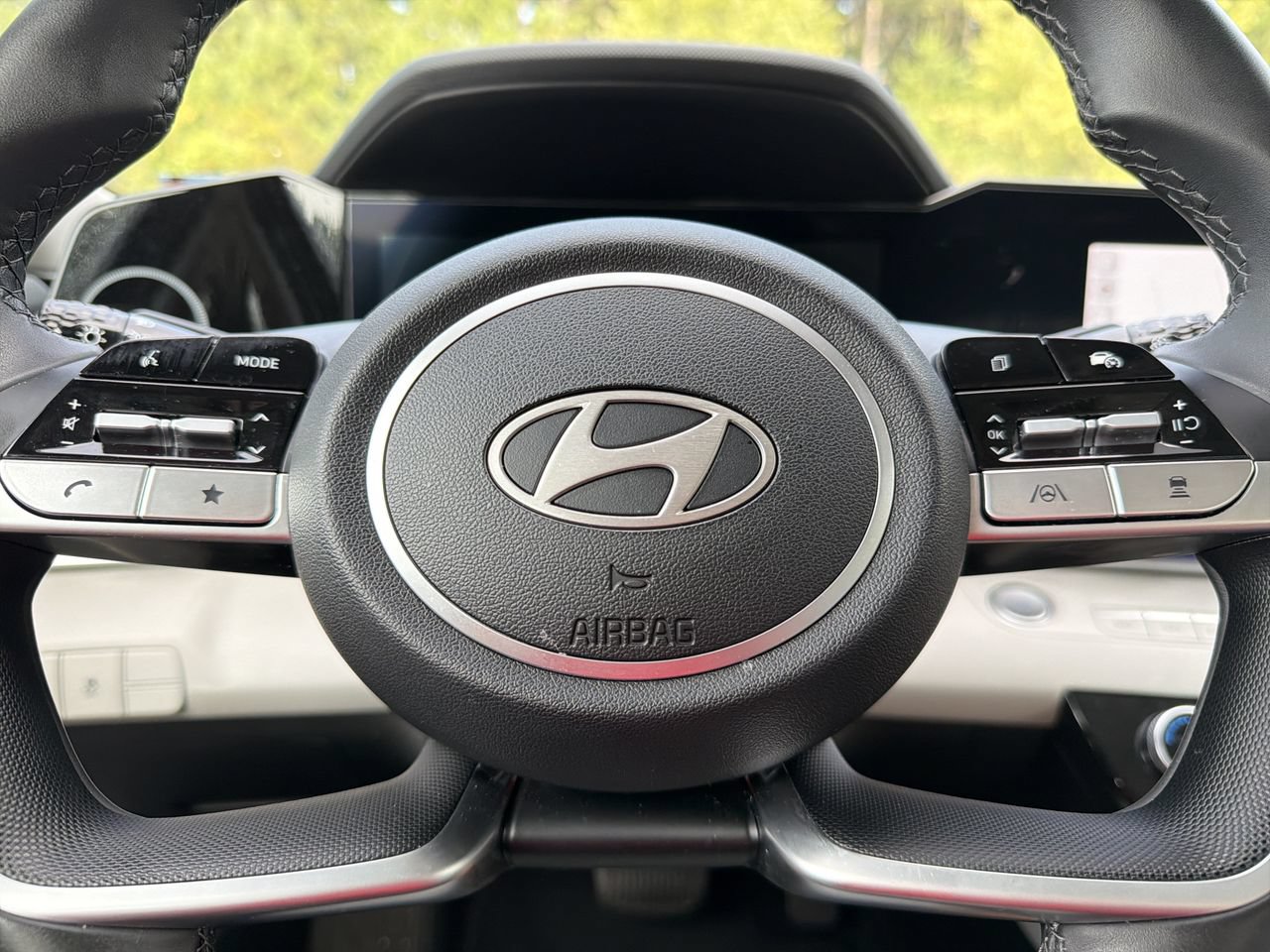 Used 2025 Hyundai Elantra Limited FWD image 13
