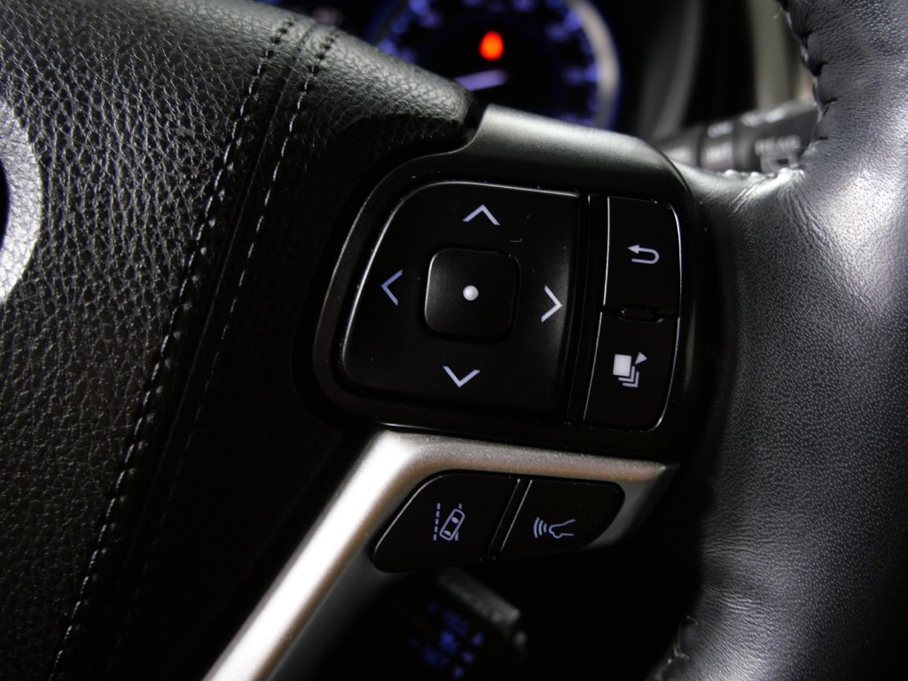 Used 2019 Toyota Highlander Limited Platinum AWD/4WD image 24