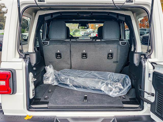 New 2026 Jeep Wrangler Unlimited Rubicon image 24