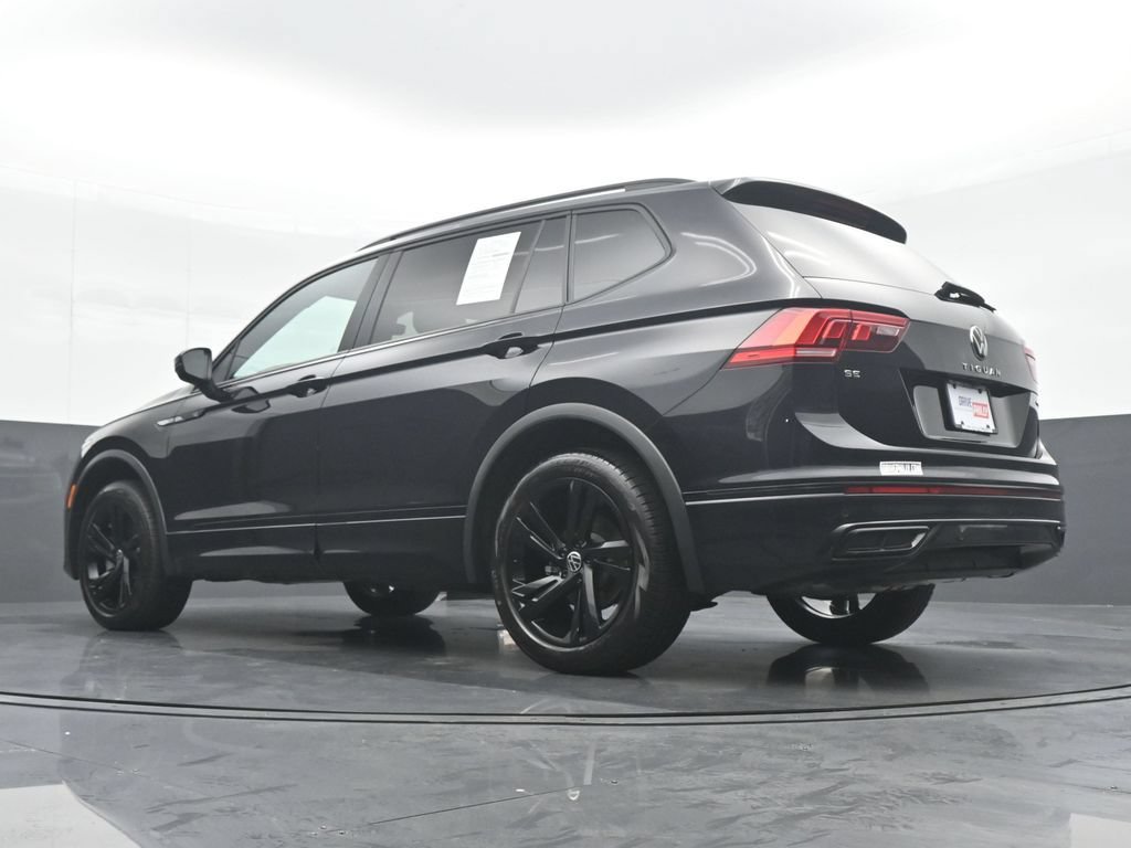 Used 2024 Volkswagen Tiguan SE R-Line AWD/4WD image 28