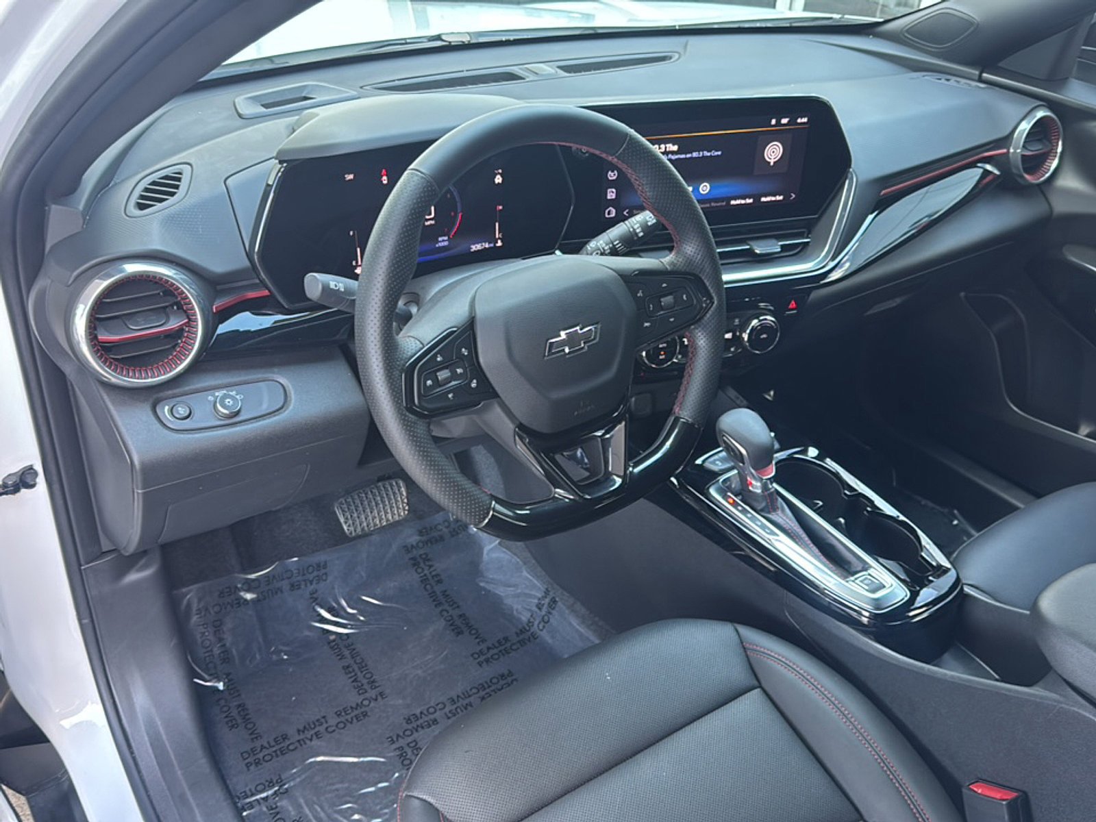Used 2025 Chevrolet Trax RS w/ Driver Confidence Package FWD image 10