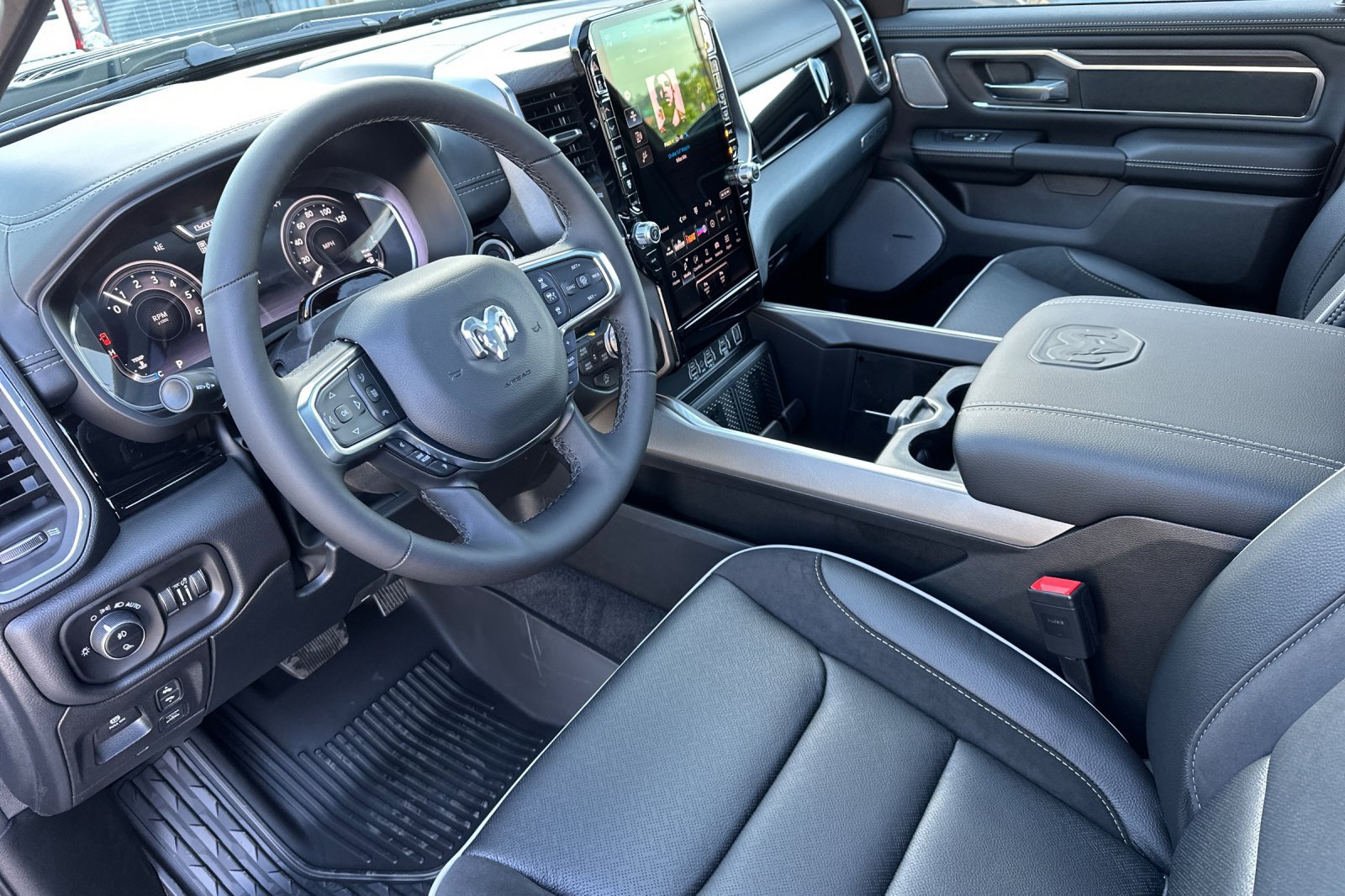 New 2026 RAM 1500 Laramie w/ Night Edition AWD/4WD image 10