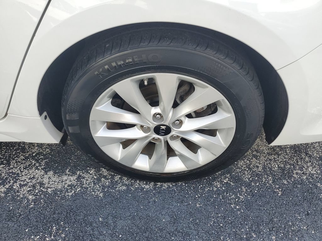 Used 2018 Kia Optima EX w/ Technology Package FWD image 7