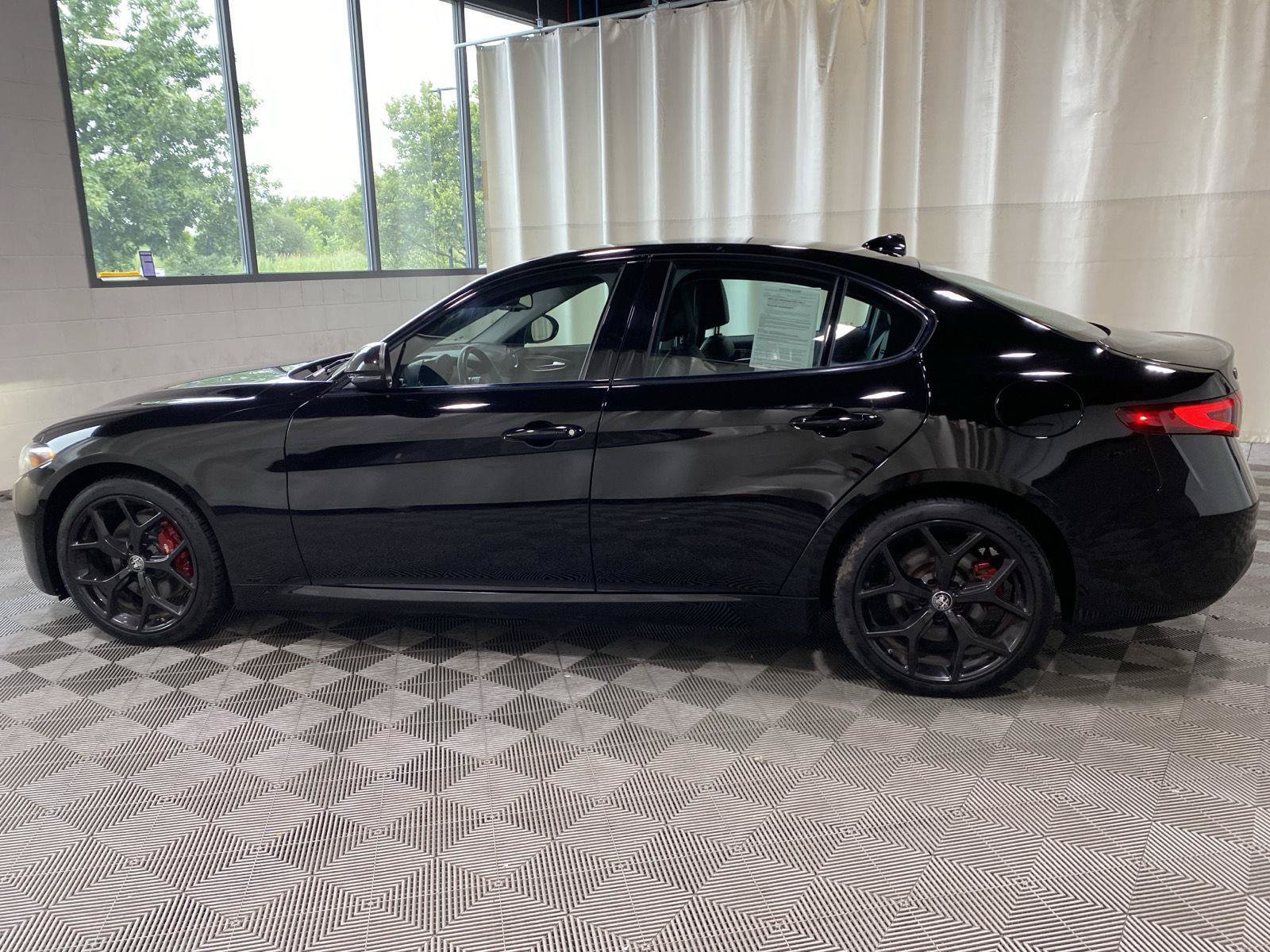 Used 2021 Alfa Romeo Giulia Ti w/ Nero Edizione AWD/4WD image 4