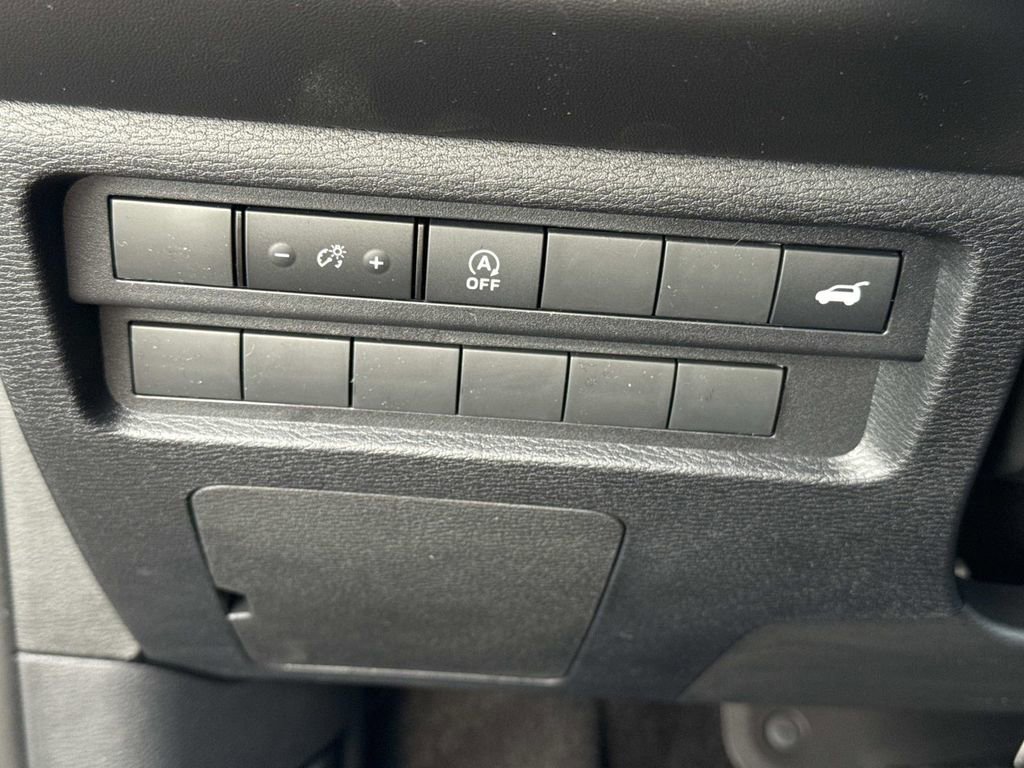 New 2026 Mitsubishi Outlander SE image 40