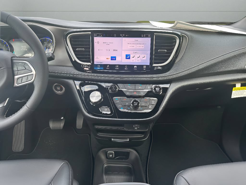 New 2027 Chrysler Pacifica Select FWD image 18