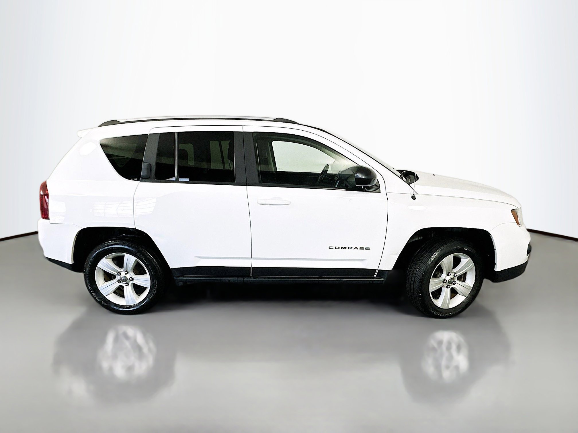 Used 2016 Jeep Compass Latitude AWD/4WD image 10