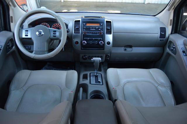 Used 2012 Nissan Frontier SL w/ Moonroof Pkg image 43