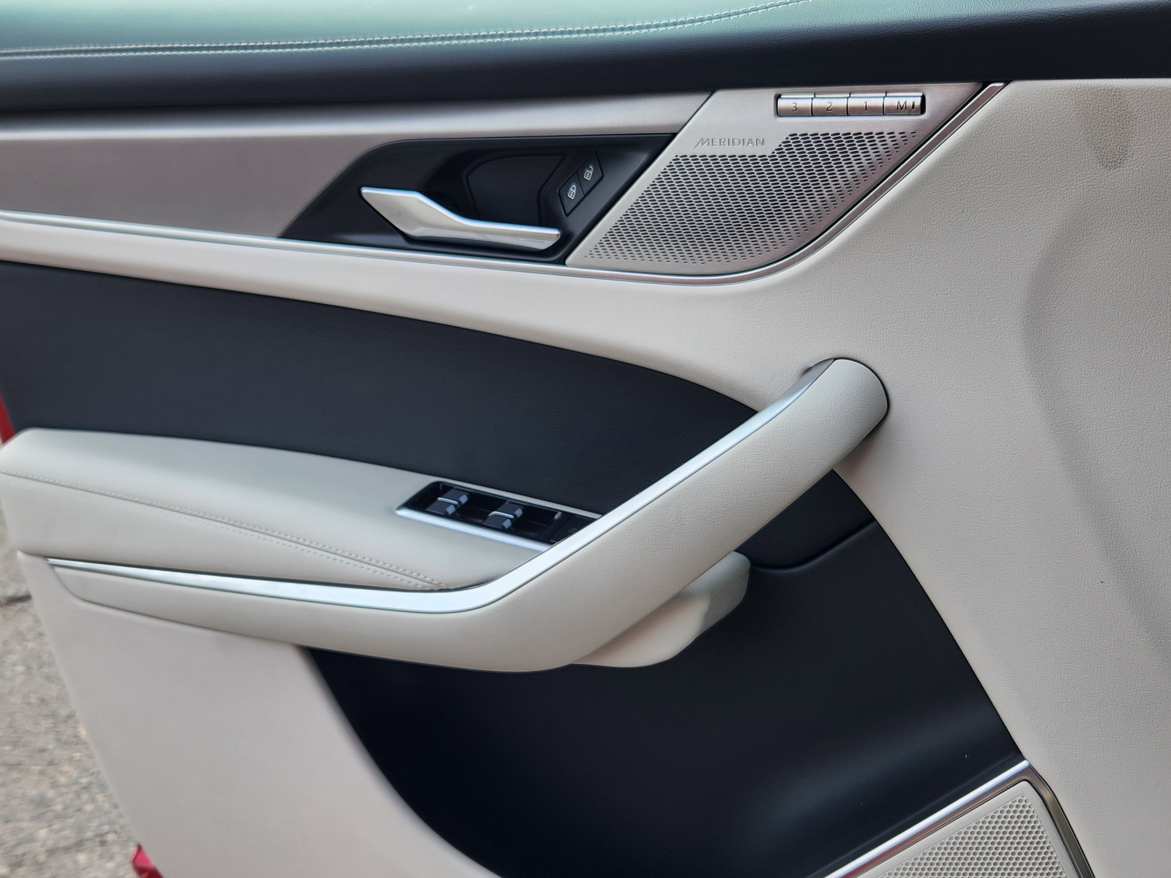 Certified 2026 Jaguar F-PACE R-Dynamic S AWD/4WD image 12