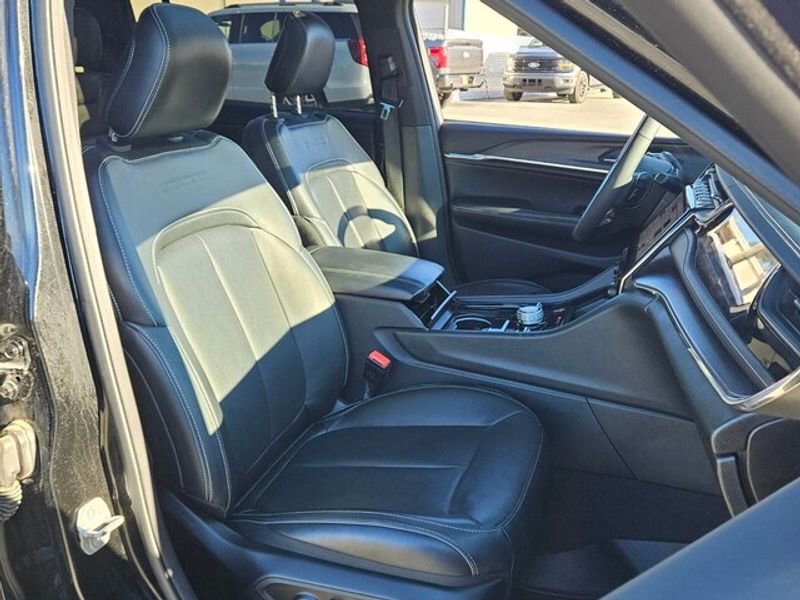 Used 2023 Jeep Grand Cherokee L Overland image 20