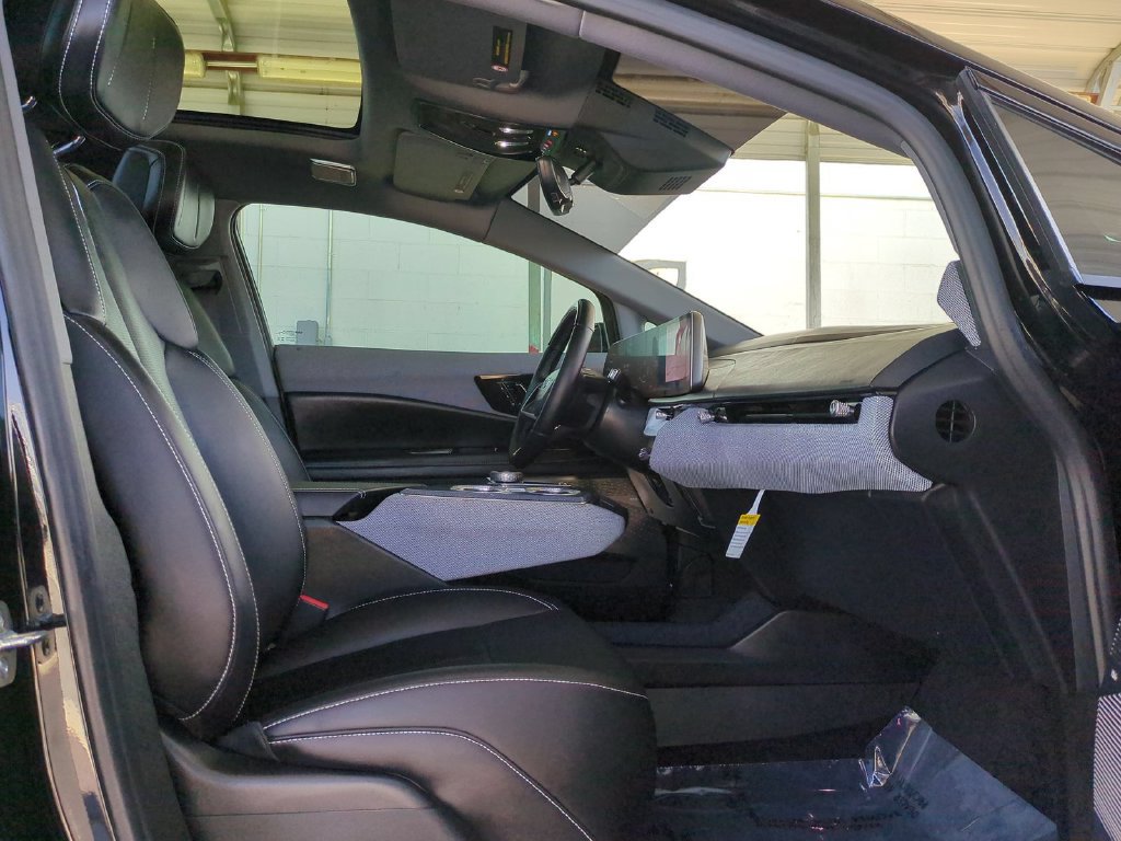 Used 2026 Cadillac Optiq Sport 2 w/ LPO, Floor Liner Package RWD image 37