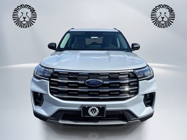 New 2026 Ford Explorer Active w/ Active Comfort Package image 2
