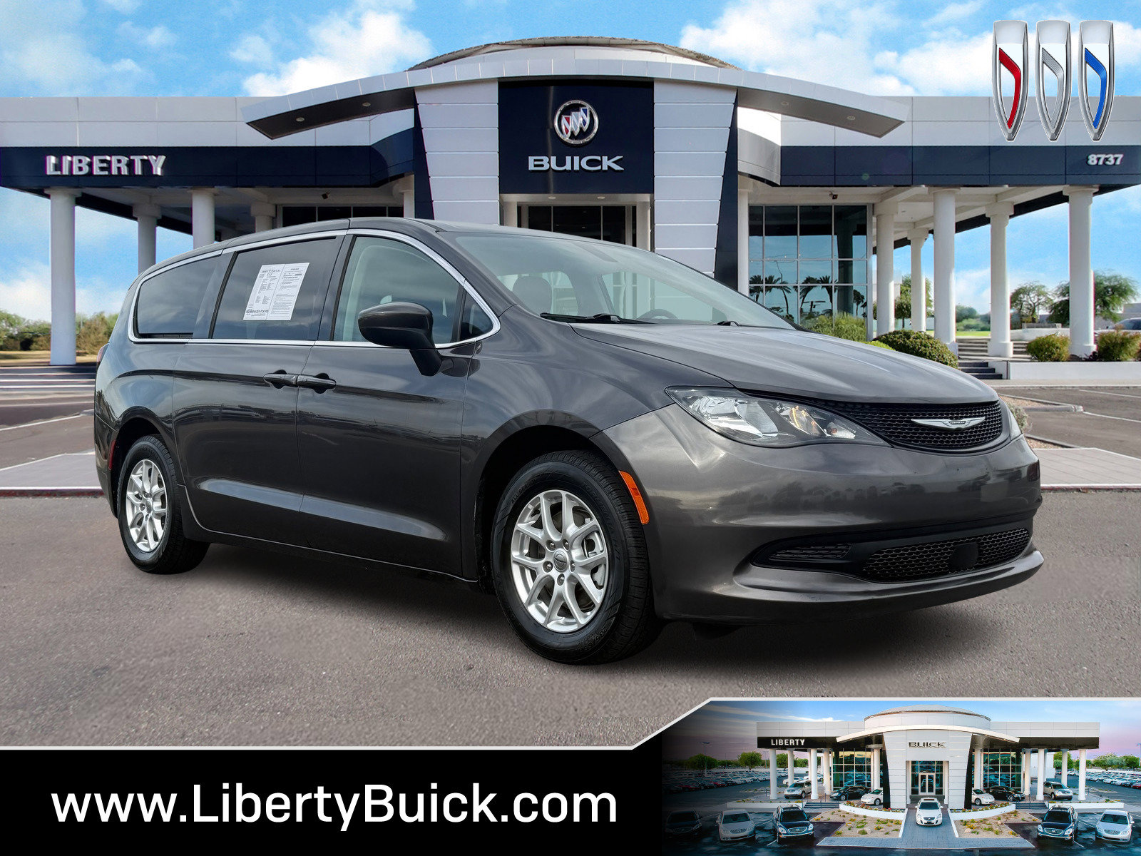 Used 2022 Chrysler Voyager LX image 1