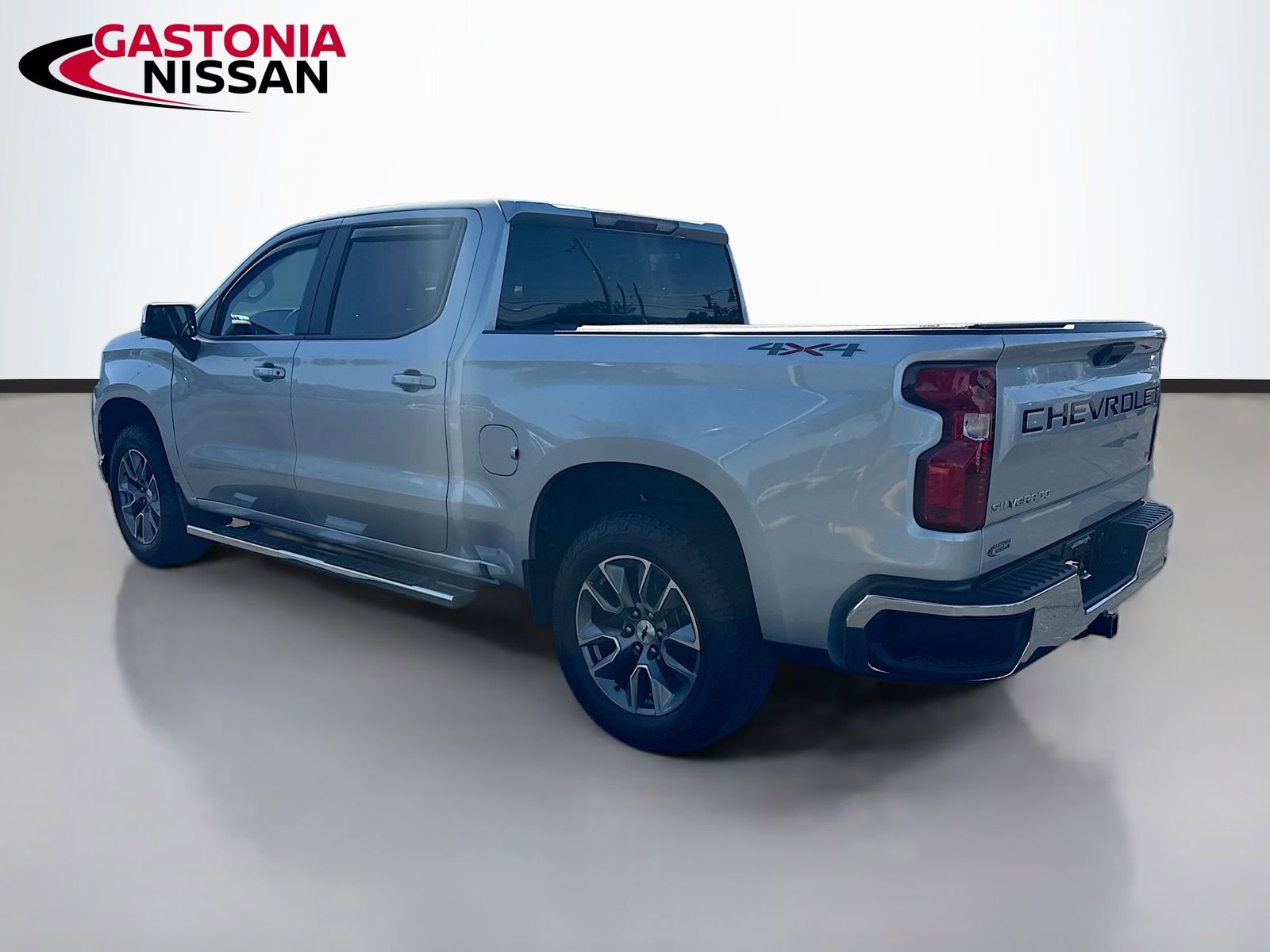 Used 2020 Chevrolet Silverado 1500 LT AWD/4WD image 6