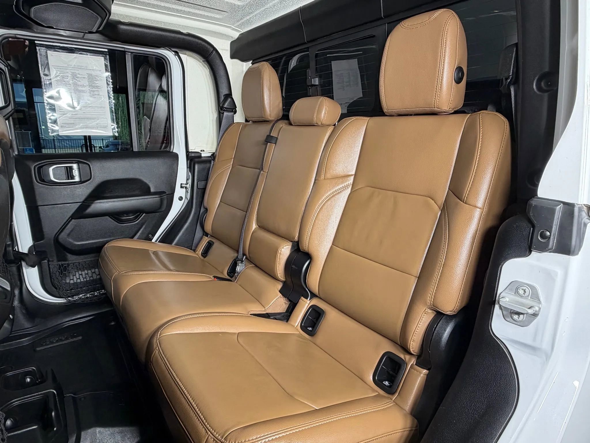 Used 2021 Jeep Gladiator Rubicon AWD/4WD image 17